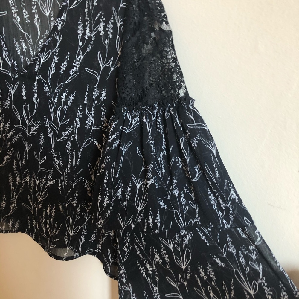 Zara blouse - Picture 3 of 4